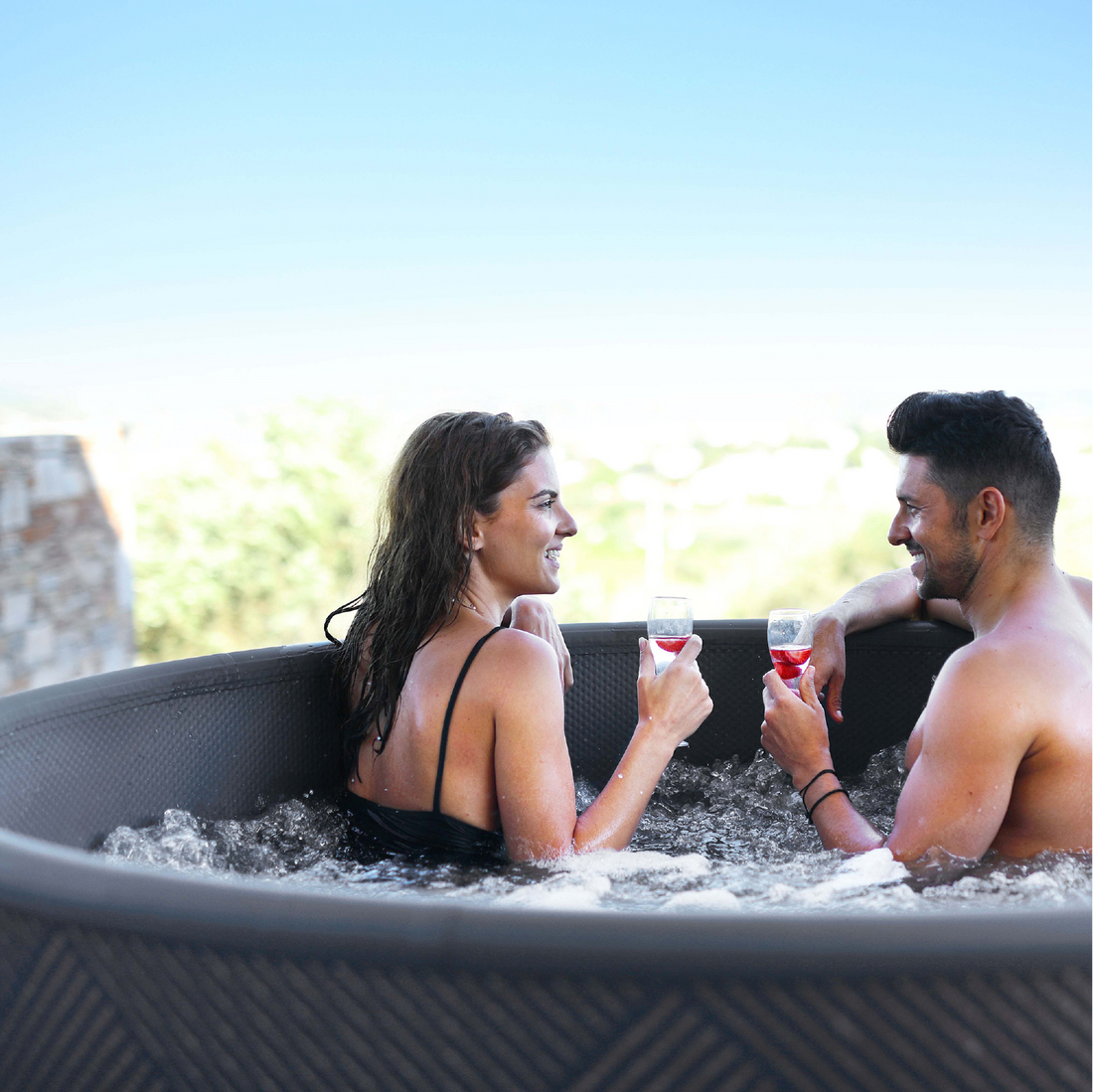 ¿Qué tipos de jacuzzi exterior existen?