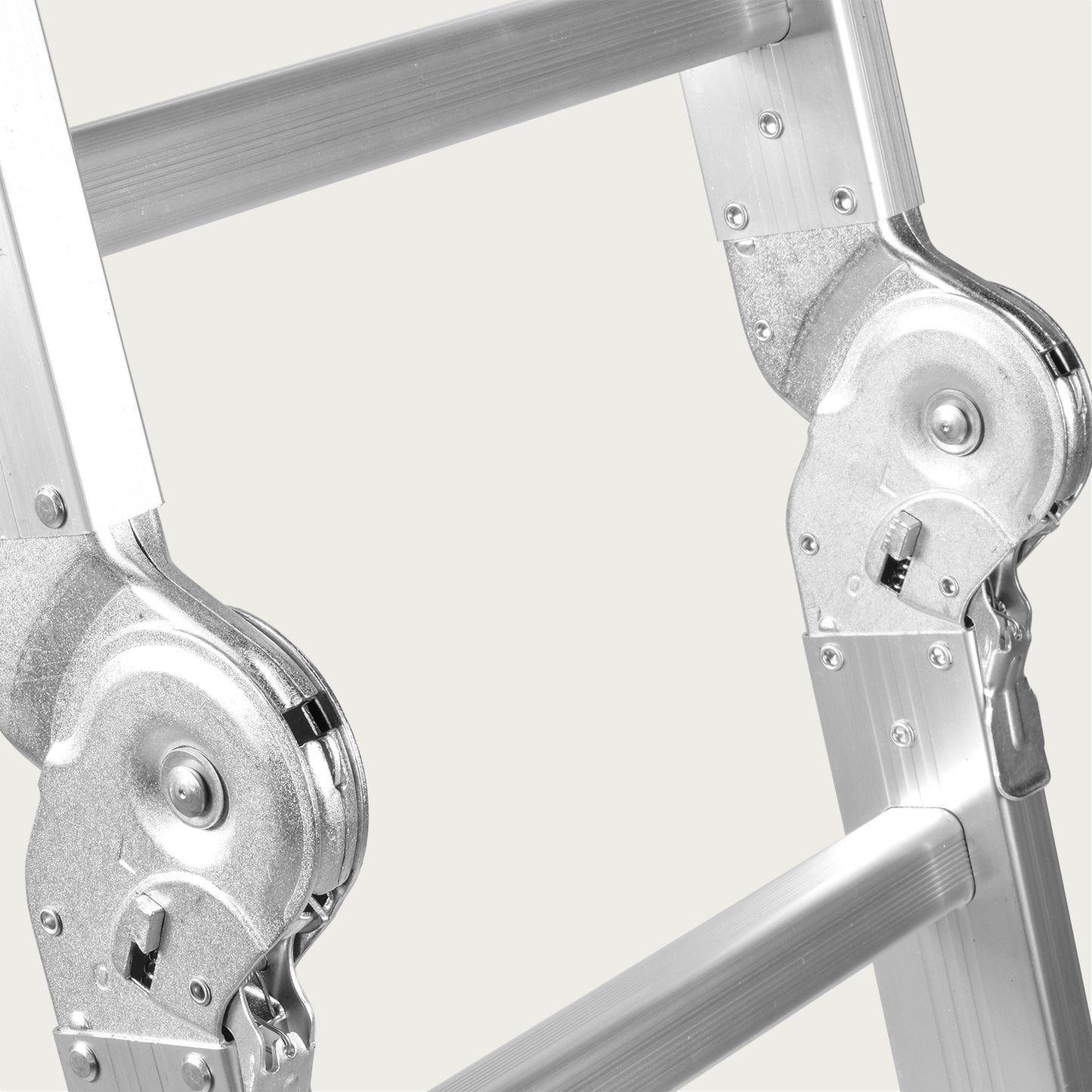 Escalera Plegable Multipropósito 16 Peldaños